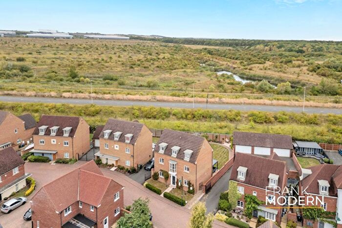 5 Bedroom Detached House For Sale In Oliver Road, Hampton Vale, PE7