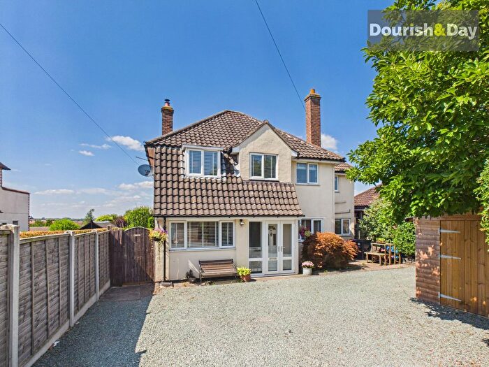 4 Bedroom Detached House For Sale In Prospect Road, Market Drayton, TF9