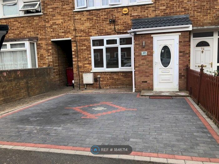 3 Bedroom Terraced House To Rent In Spencer Road, Langley, SL3