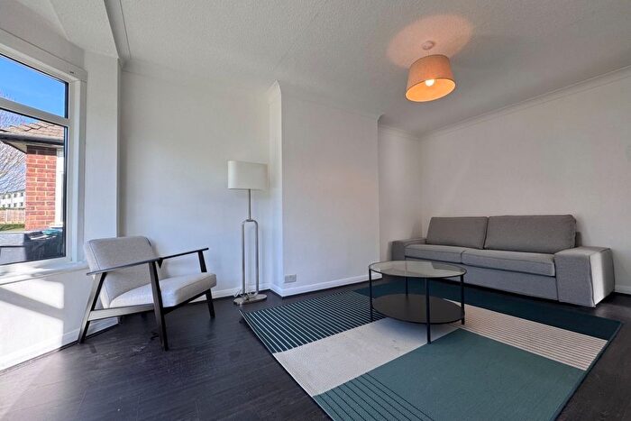 2 Bedroom Flat To Rent In Sterling Avenue, Edgware, HA8