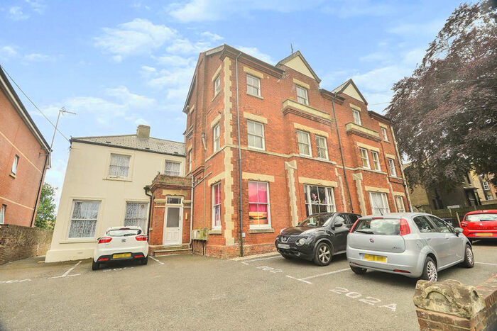 1 Bedroom Flat To Rent In Dover Road, Walmer, Deal, Kent, CT14