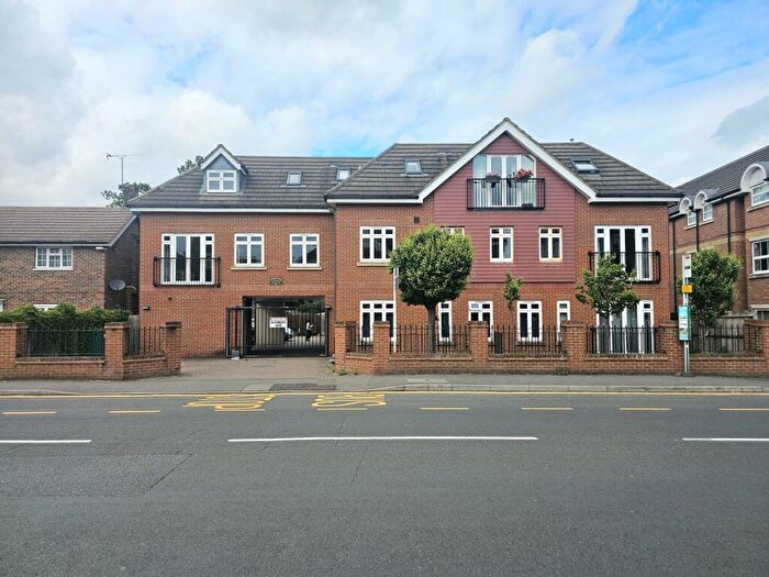 2 Bedroom Apartment For Sale In Goldsworth Road, Woking, Surrey, GU21