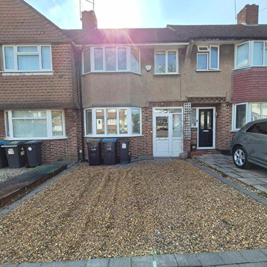 3 Bedroom Terraced House To Rent In Kenilworth Crescent, London, EN1