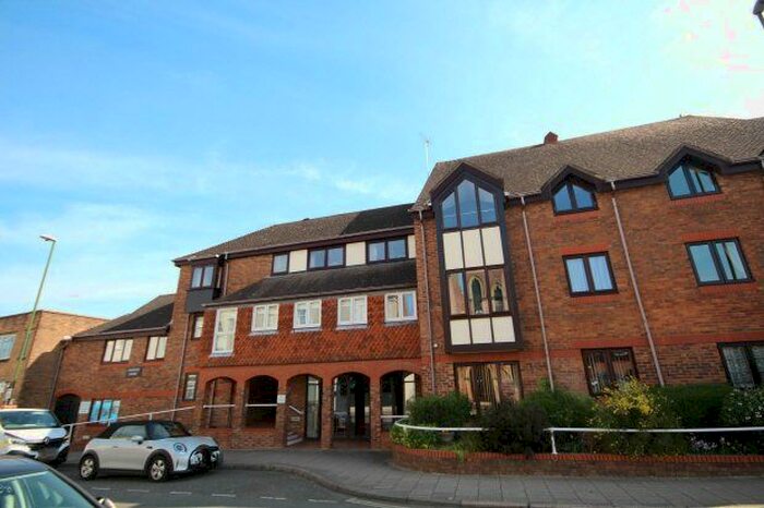 1 Bedroom Flat To Rent In Jasmine Court, Horsham, RH12