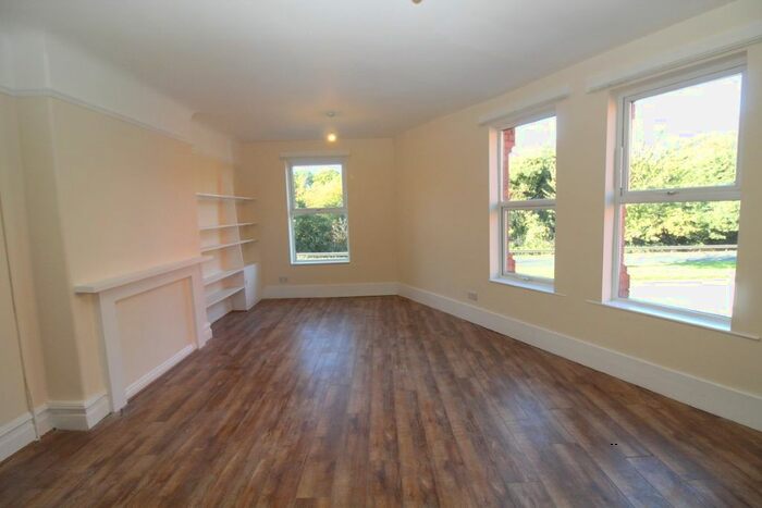 3 Bedroom Flat To Rent In Lucan Road, Aigburth, L17
