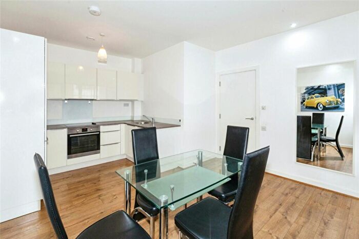 1 Bedroom Flat For Sale In Market Street, Maidenhead, Berkshire, SL6