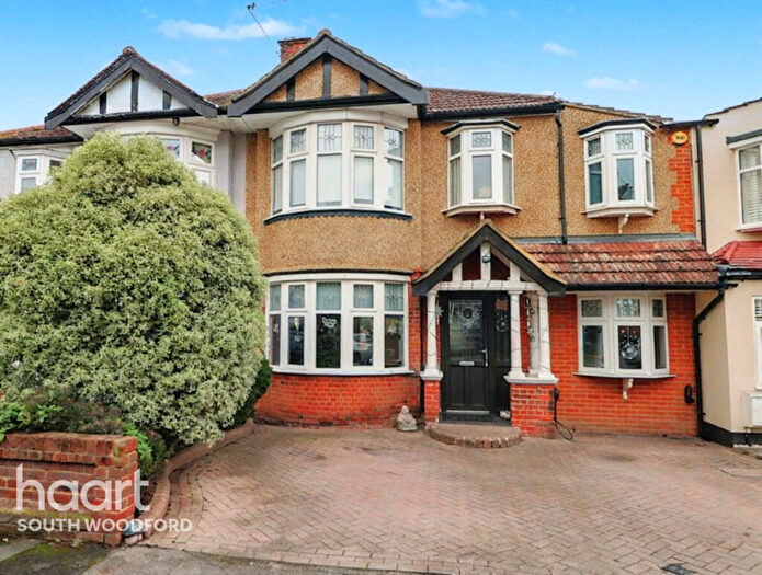 4 Bedroom Terraced House For Sale In Cadogan Gardens, South Woodford, E18