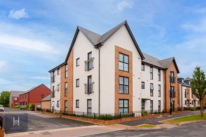 2 Bedroom Flat For Sale In Clark Drive, Yate, BS37