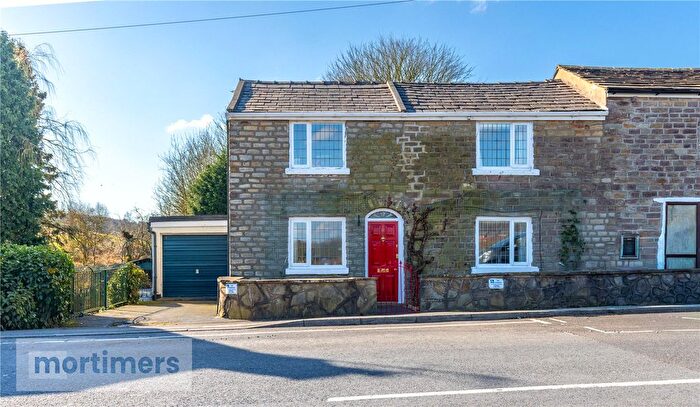 3 Bedroom Semi Detached House For Sale In Pleckgate Road, Blackburn, Lancashire, BB1