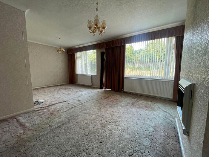 3 Bedroom Bungalow For Sale In Lowe Drive, Sutton Coldfield, West Midlands, B73