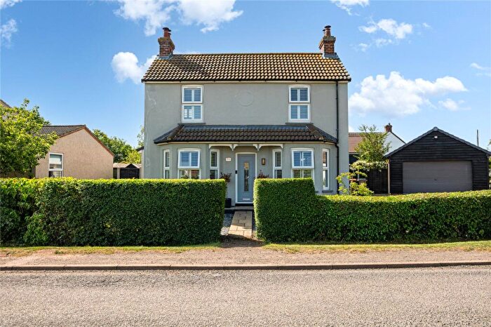 3 Bedroom Detached House For Sale In Cotton End Road, Wilstead, Bedfordshire, MK45