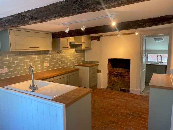 4 Bedroom Detached House To Rent In Hillbutts, BH21