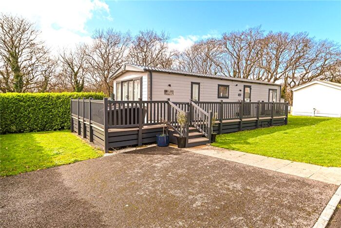 2 Bedroom Park Home For Sale In Seabreeze, Shorefield Country Park, Downton, Hampshire, SO41