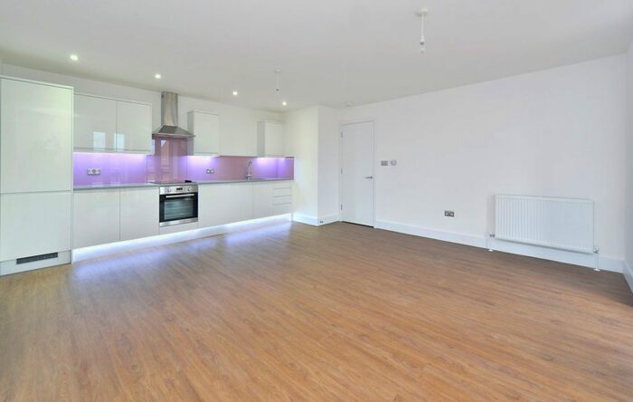 1 Bedroom Flat To Rent In Pearl House, Millennium Place, Bethnal Green, London, E2