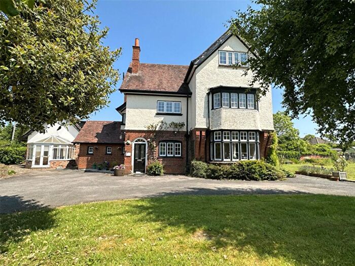 6 Bedroom Detached House For Sale In Upton Close, Barnwood, Gloucester, GL4