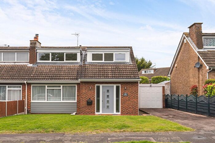 3 Bedroom House For Sale In Holbeck Lane, Cheshunt, EN7