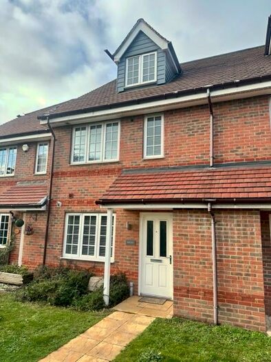 5 Bedroom Terraced House To Rent In Shoppenhangers Road, Maidenhead, SL6