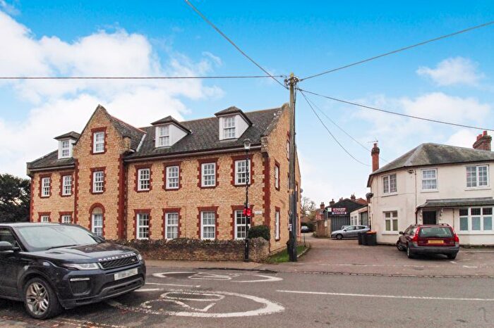 2 Bedroom Flat To Rent In High Street, Harrold, Bedford, MK43