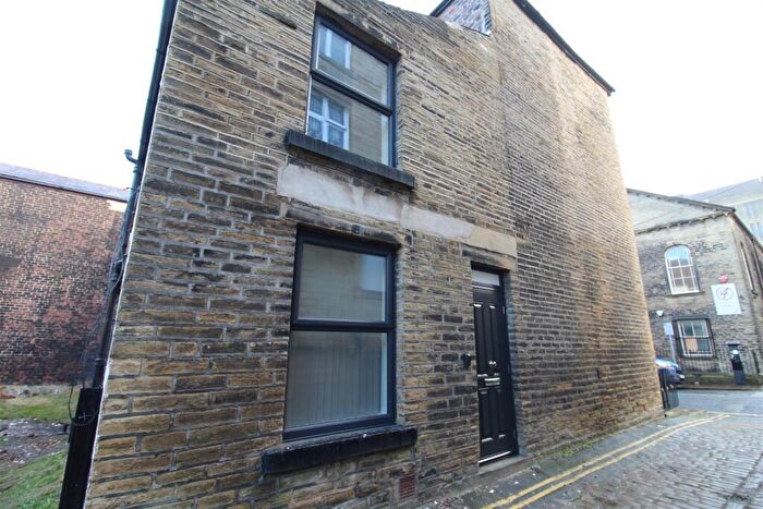 2 Bedroom Terraced House For Sale In Carlton Terrace, Halifax, HX1