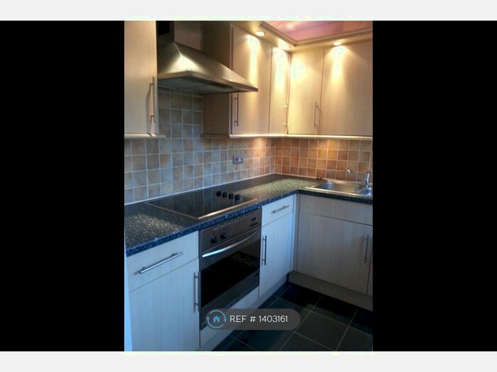 2 Bedroom Maisonette To Rent In Saxon Close, Surbiton, KT6