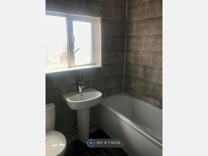 2 Bedroom Flat To Rent In Breamish Street, Jarrow, NE32