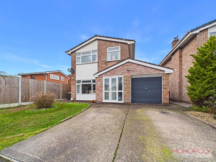 3 Bedroom Detached House For Sale In Heol Llawhaden, Wrexham, LL12