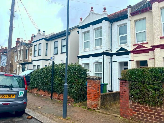 2 Bedroom Flat To Rent In Spencer Road, Wealdstone, Harrow, HA3