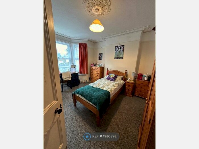 4 Bedroom End Of Terrace House To Rent In Lyndhurst Road, Bath, BA2