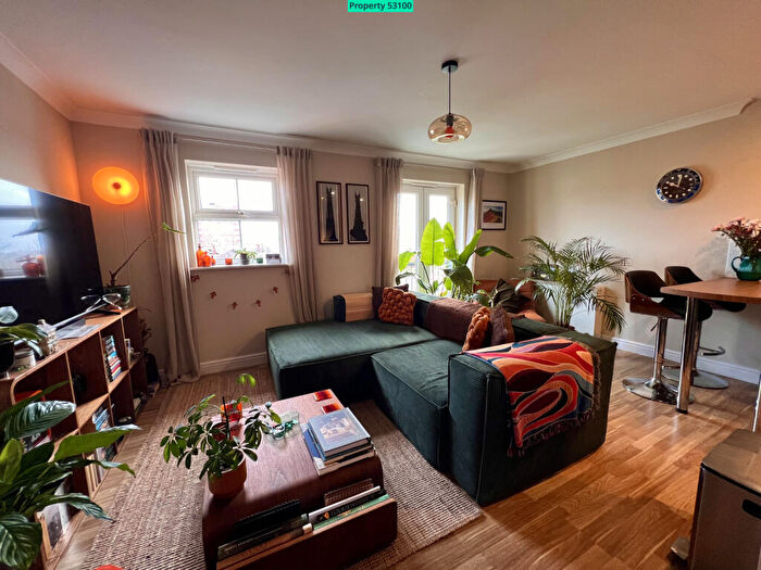 2 Bedroom Apartment For Sale In Swinnow Close, Leeds, LS13