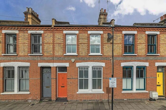 3 Bedroom Terraced House To Rent In Beck Road, London, E8