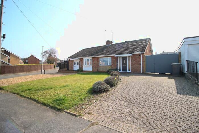 2 Bedroom Bungalow To Rent In Ashby Drive, Rushden, NN10