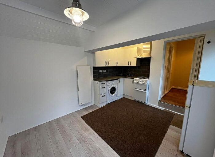 1 Bedroom Apartment To Rent In Leamington Road, Stivichall Manor, CV3