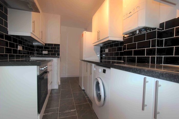 2 Bedroom Flat To Rent In St. Marks Road, Maidenhead, SL6