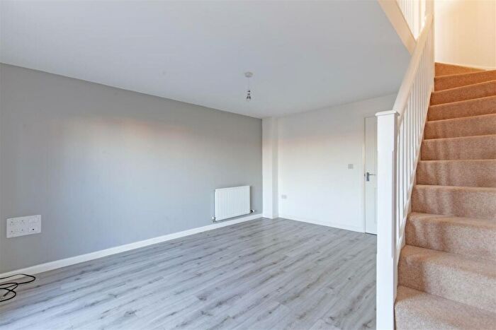 2 Bedroom Semi-Detached House For Sale In Askew Way, Chesterfield, S40