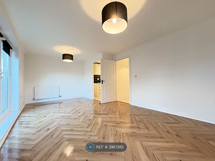 2 Bedroom Flat To Rent In The Grange, Birkenhead, CH42