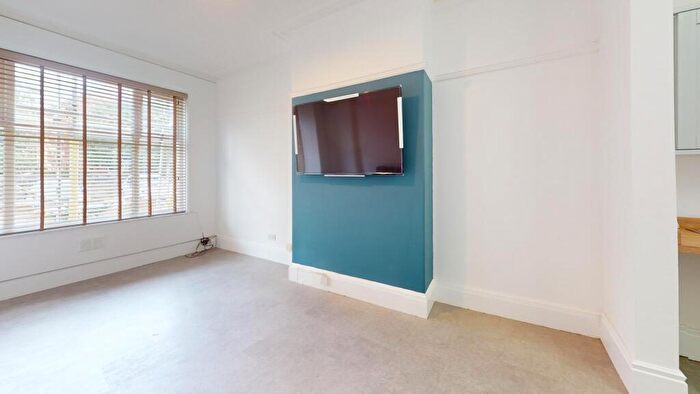 3 Bedroom House To Rent In St Michaels Crescent, Leeds, LS6