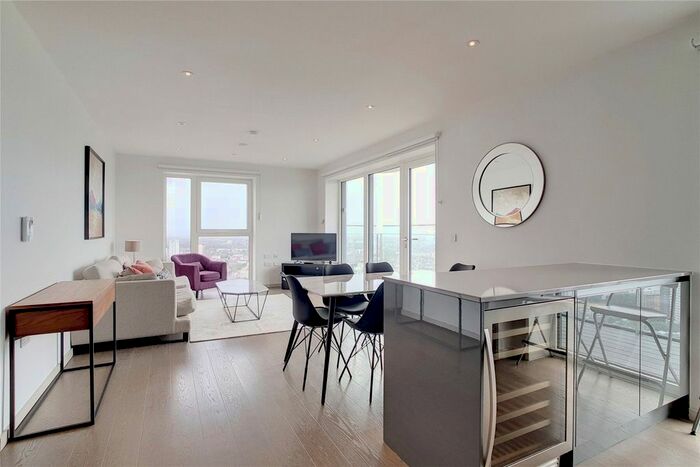 3 Bedroom Flat To Rent In Glasshouse Gardens, London, E20