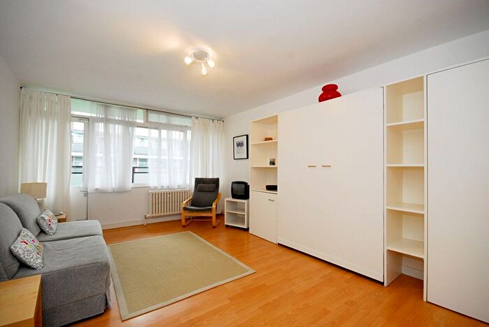 Studio To Rent In Churchill Gardens, Pimlico, London, SW1V
