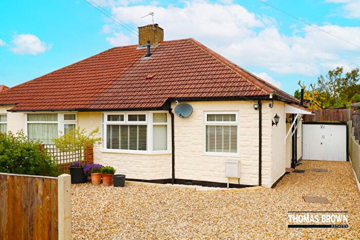 2 Bedroom Semi Detached Bungalow For Sale In Edmunds Avenue, Orpington, BR5