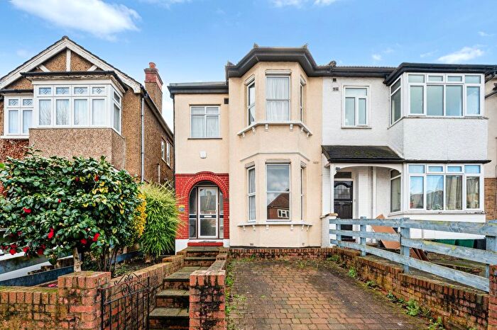 3 Bedroom Semi Detached House For Sale In Mackenzie Road, Beckenham, BR3