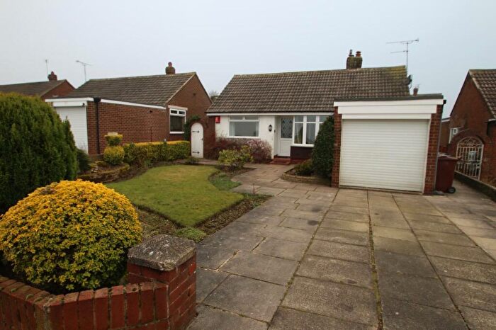 2 Bedroom Bungalow To Rent In Otley Old Road, Leeds, West Yorkshire, Uk, LS16