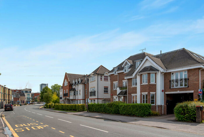 2 Bedroom Flat To Rent In Goldsworth Road, Woking, GU21