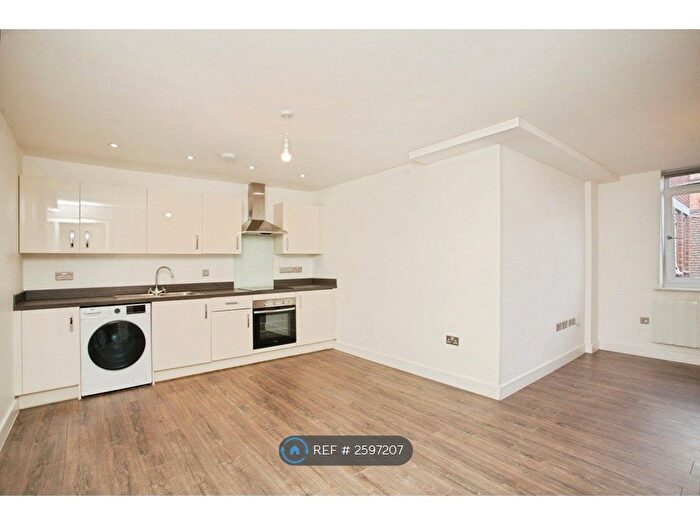1 Bedroom Flat To Rent In Queens House, Coventry, CV1
