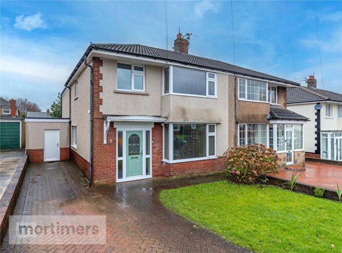 4 Bedroom Semi Detached House For Sale In Edinburgh Drive, Oswaldtwistle, Accrington, Lancashire, BB5