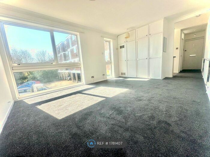 1 Bedroom Studio To Rent In Mayfair Close, Beckenham, BR3