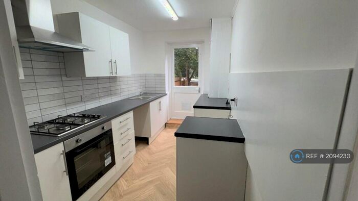 2 Bedroom Maisonette To Rent In Lawrie Park Gardens, London, SE26
