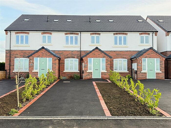 4 Bedroom Town House For Sale In Main Road, Barnstone, NG13