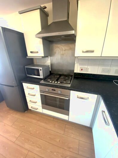 2 Bedroom Flat To Rent In Perth Rd, Gants Hill Ilford, IG2