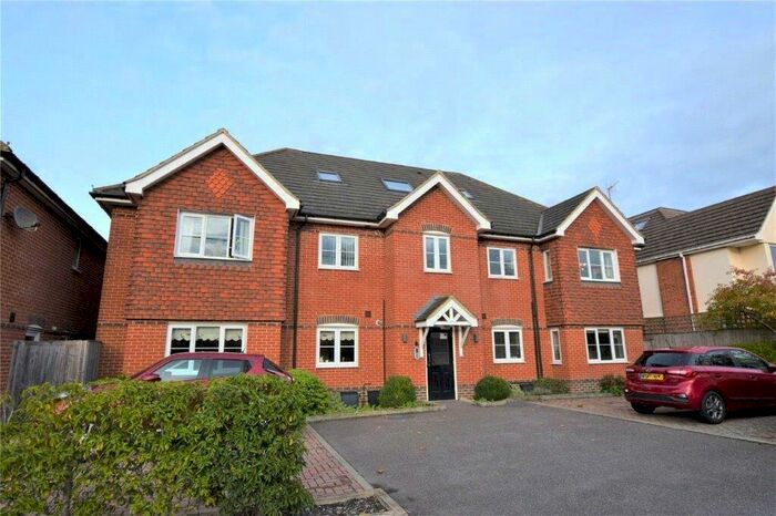 2 Bedroom Apartment To Rent In Reading Road, Winnersh, Wokingham, Berkshire, RG41