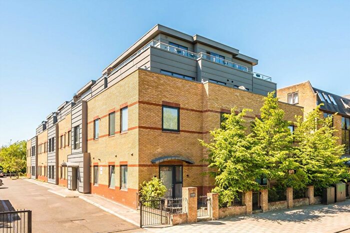 1 Bedroom Flat For Sale In St. Johns Road, Isleworth, TW7